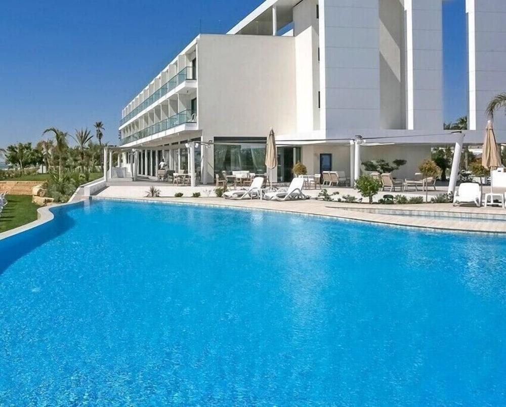 Lebay Beach Hotel Larnaca Exterior photo