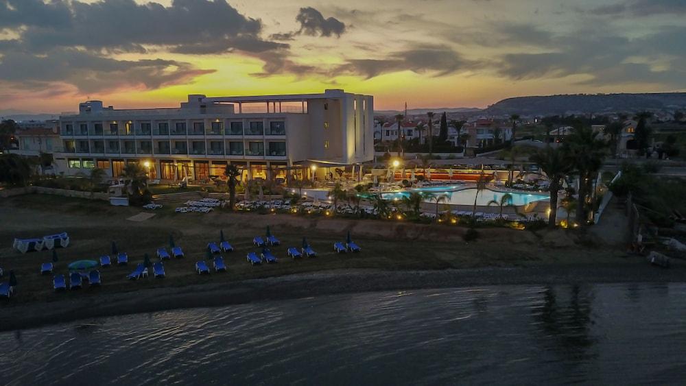 Lebay Beach Hotel Larnaca Exterior photo