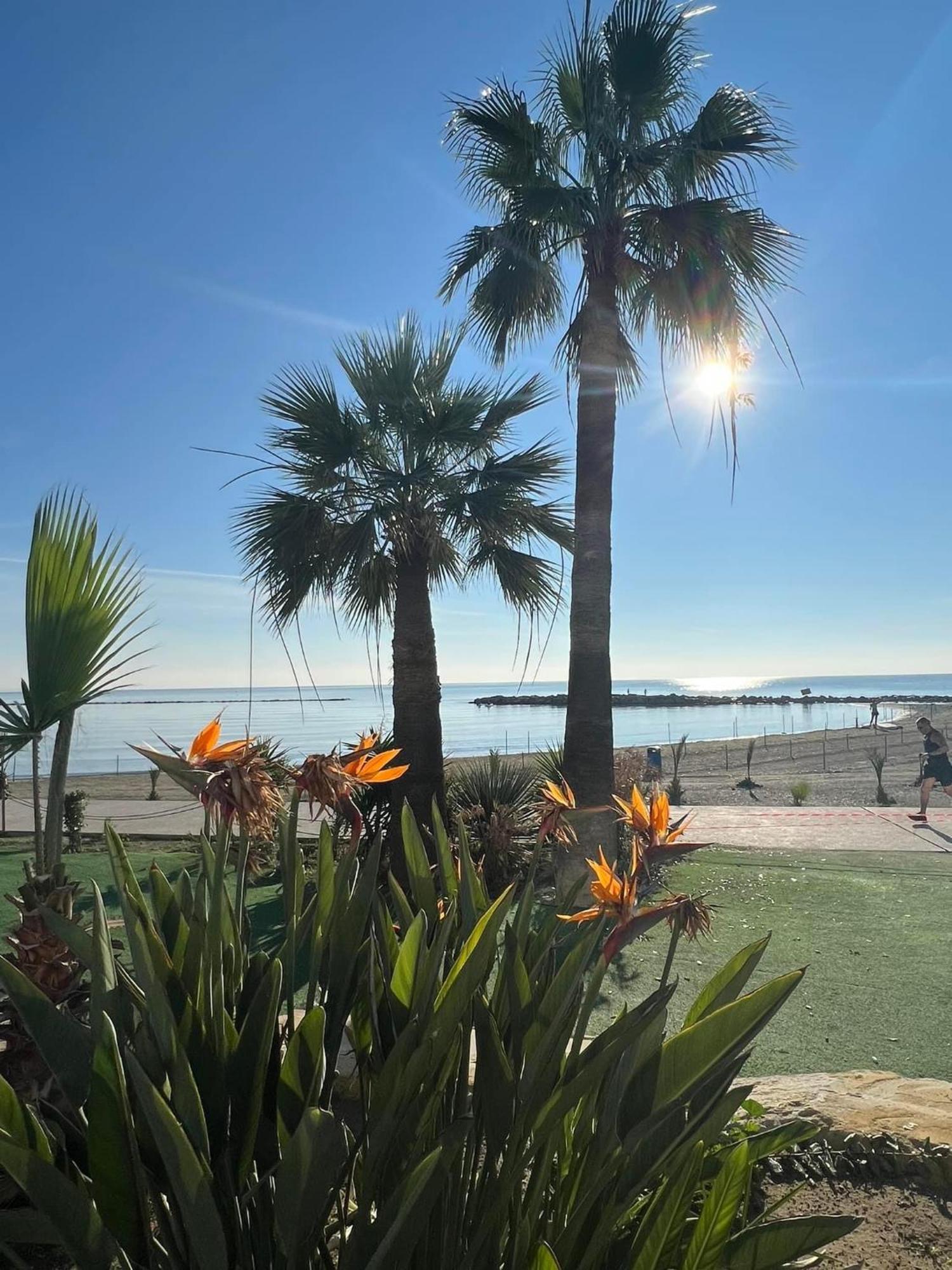 Lebay Beach Hotel Larnaca Exterior photo